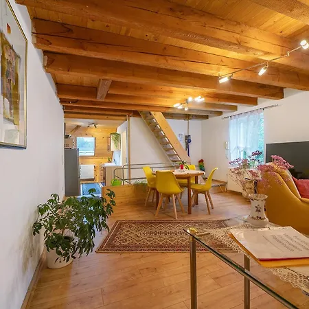 Stoerzel - B Apartment Hundheim